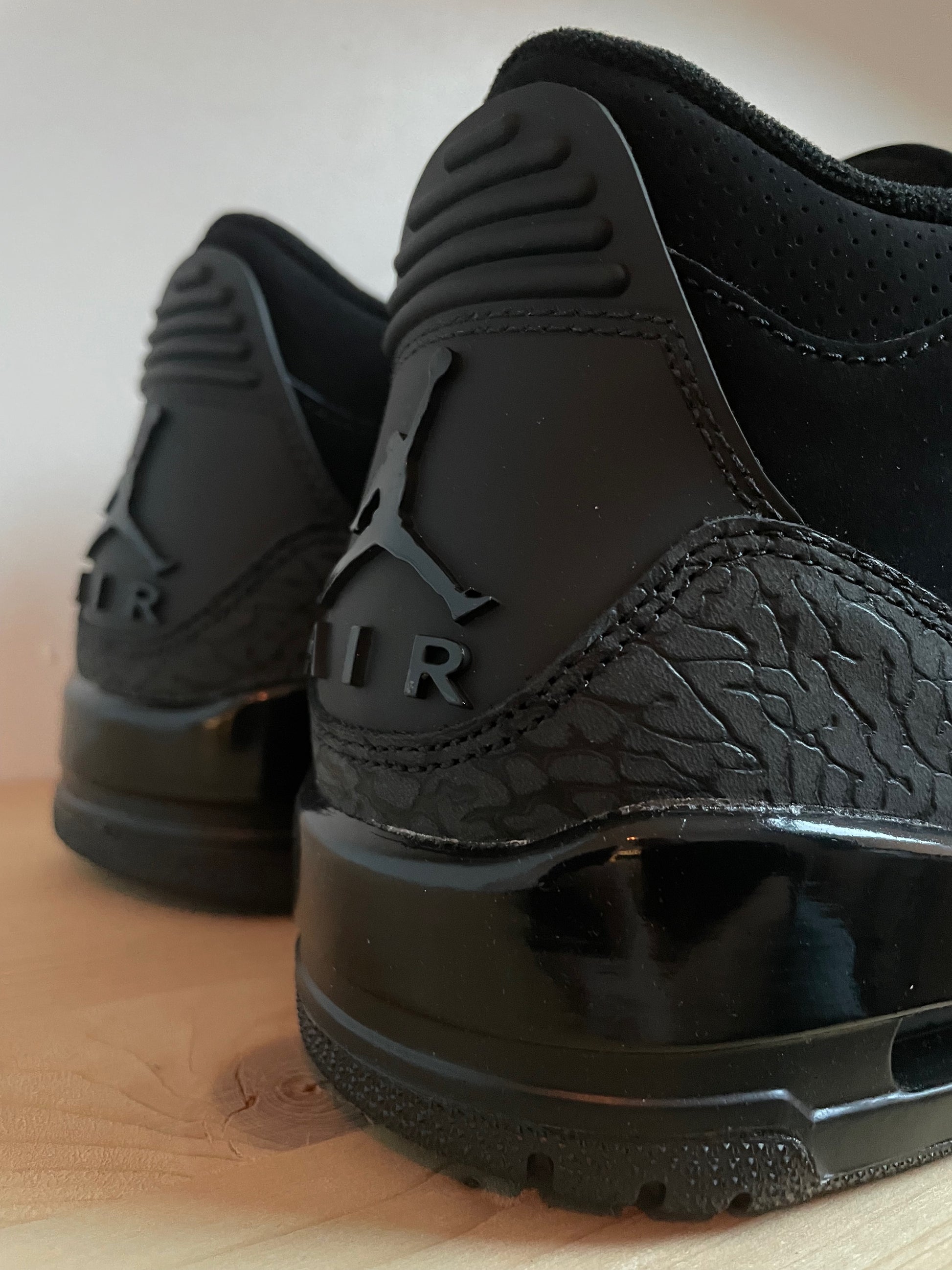 Jordan 3 Retro "Black Cat"