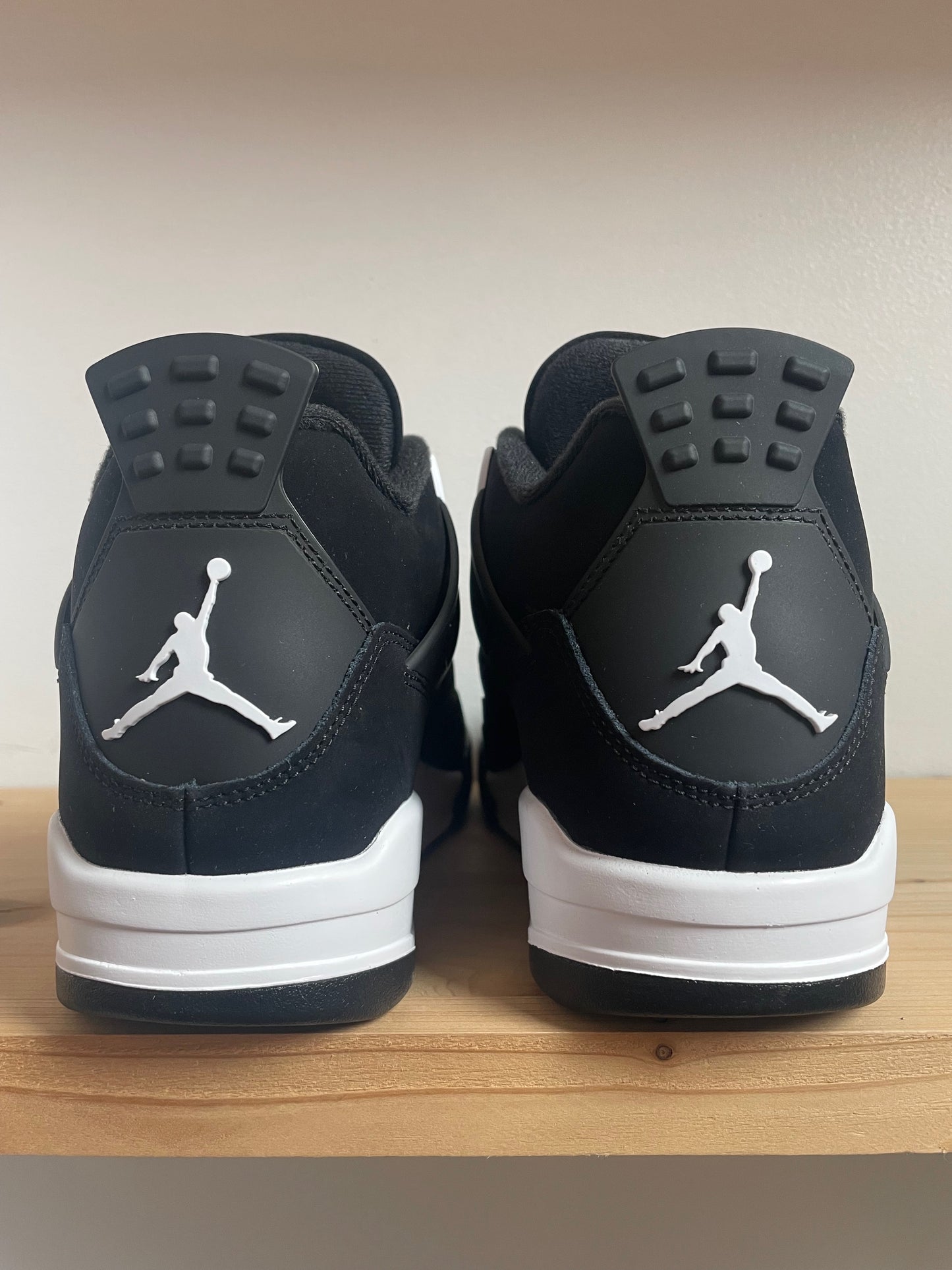 Jordan 4 Retro White Thunder