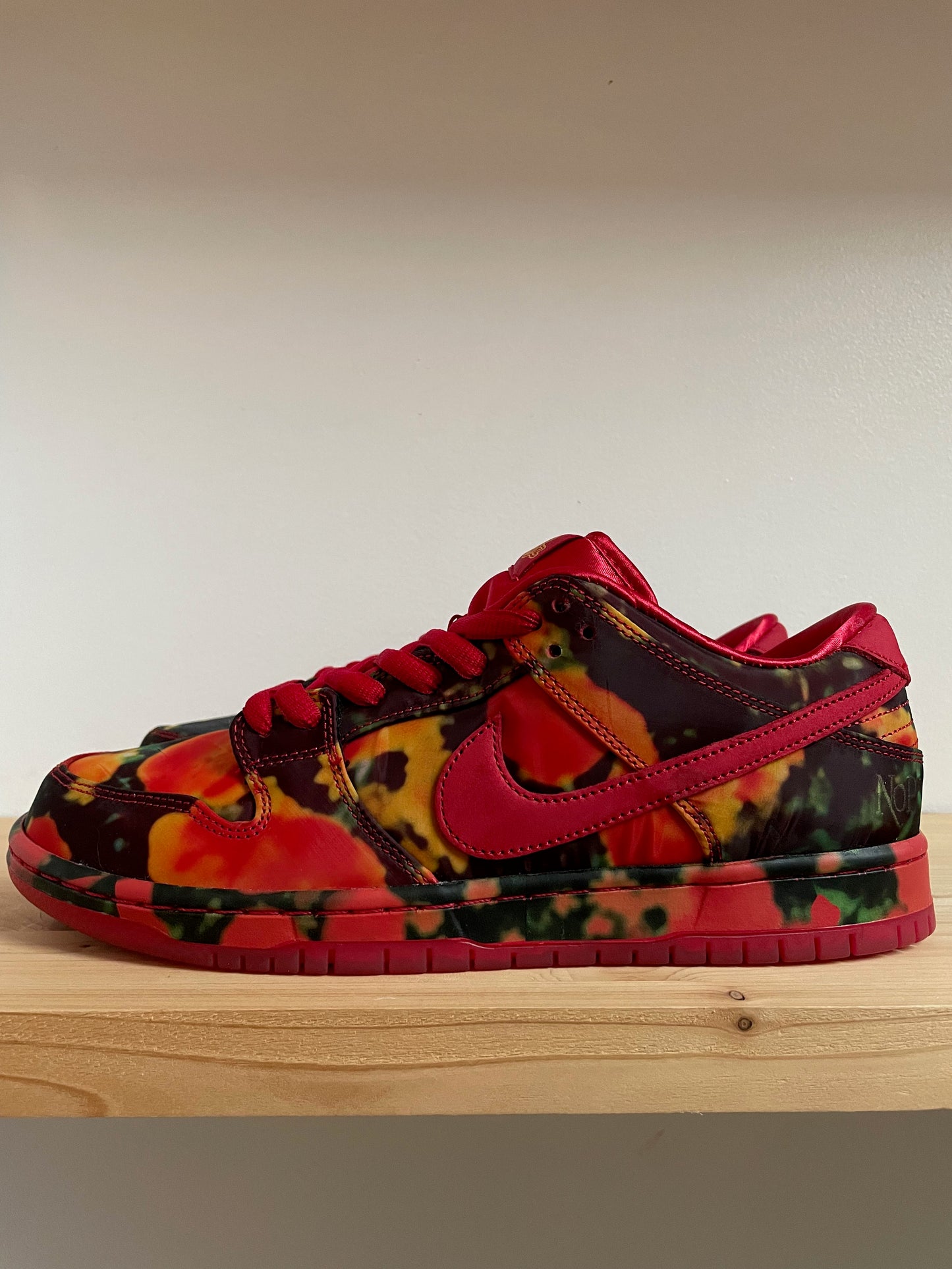 Nike SB Dunk Low The Wizard of Oz Poppy Field