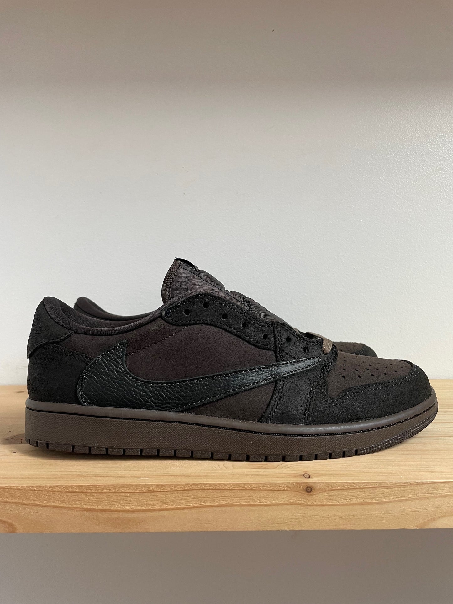 Jordan 1 Retro Low OG SP Travis Scott Velvet Brown