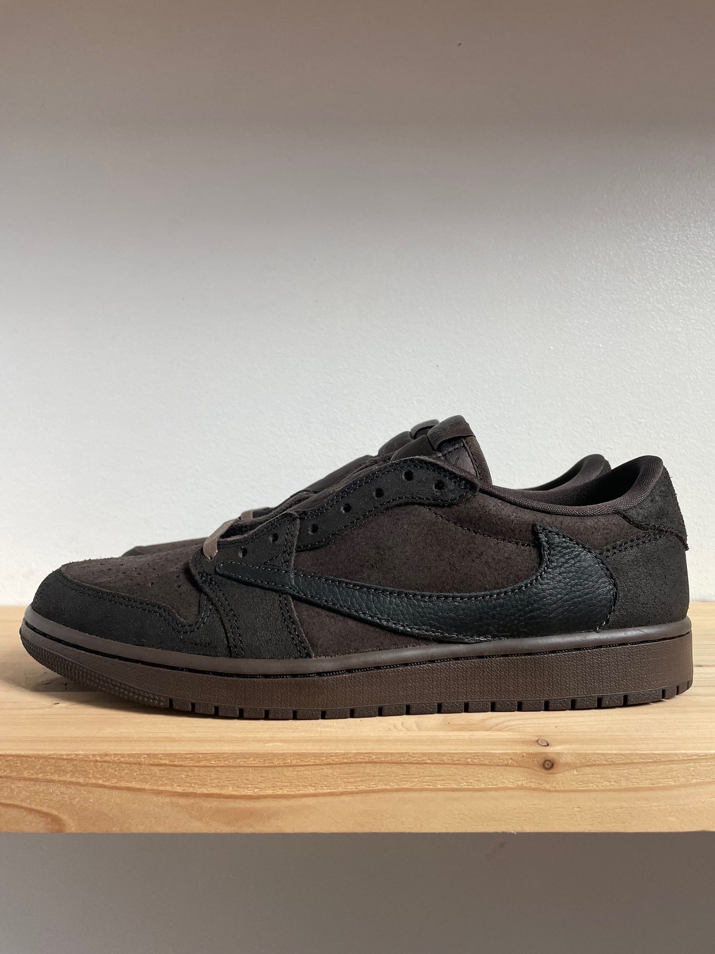 Jordan 1 Retro Low OG SP Travis Scott Velvet Brown