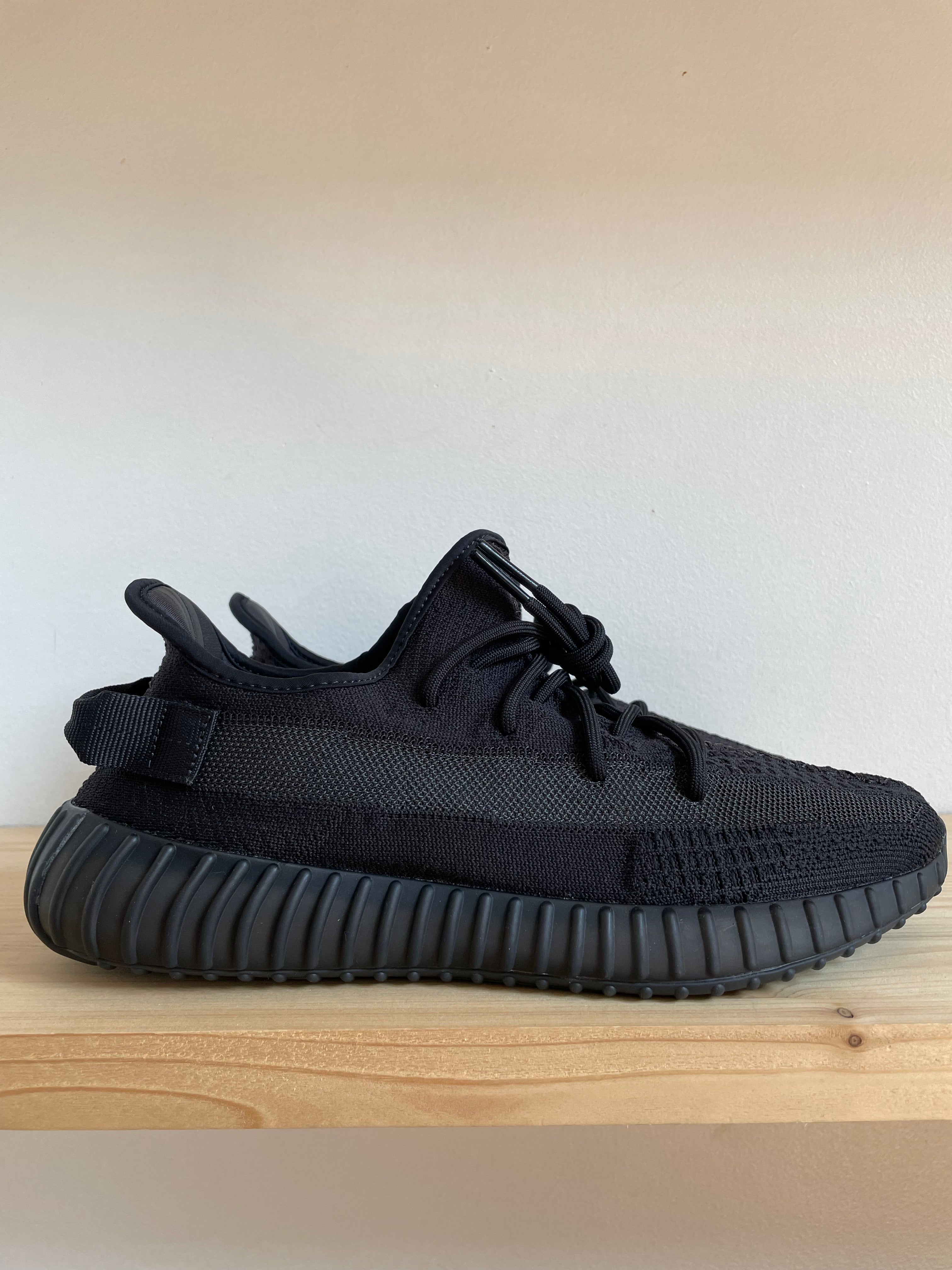 Yeezy discount zwart grijs