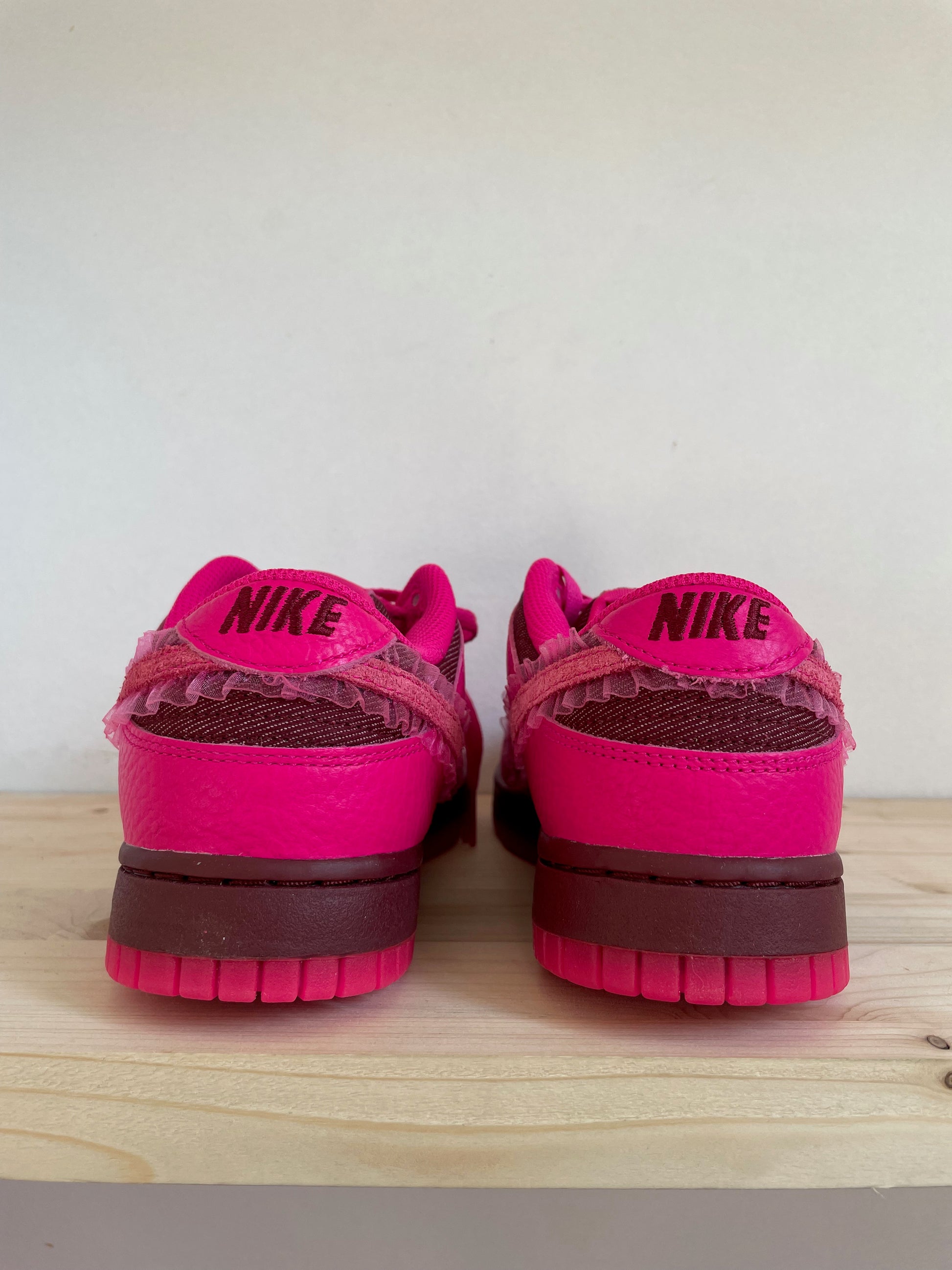 ANTWERP SNKR - Nike Dunk Low Valentine's Day (W)